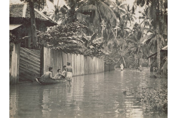 <strong>Flood in Geylang Serai, c. 1928</strong><br>
<em>National Museum of Singapore Collection, National Heritage Board</em>